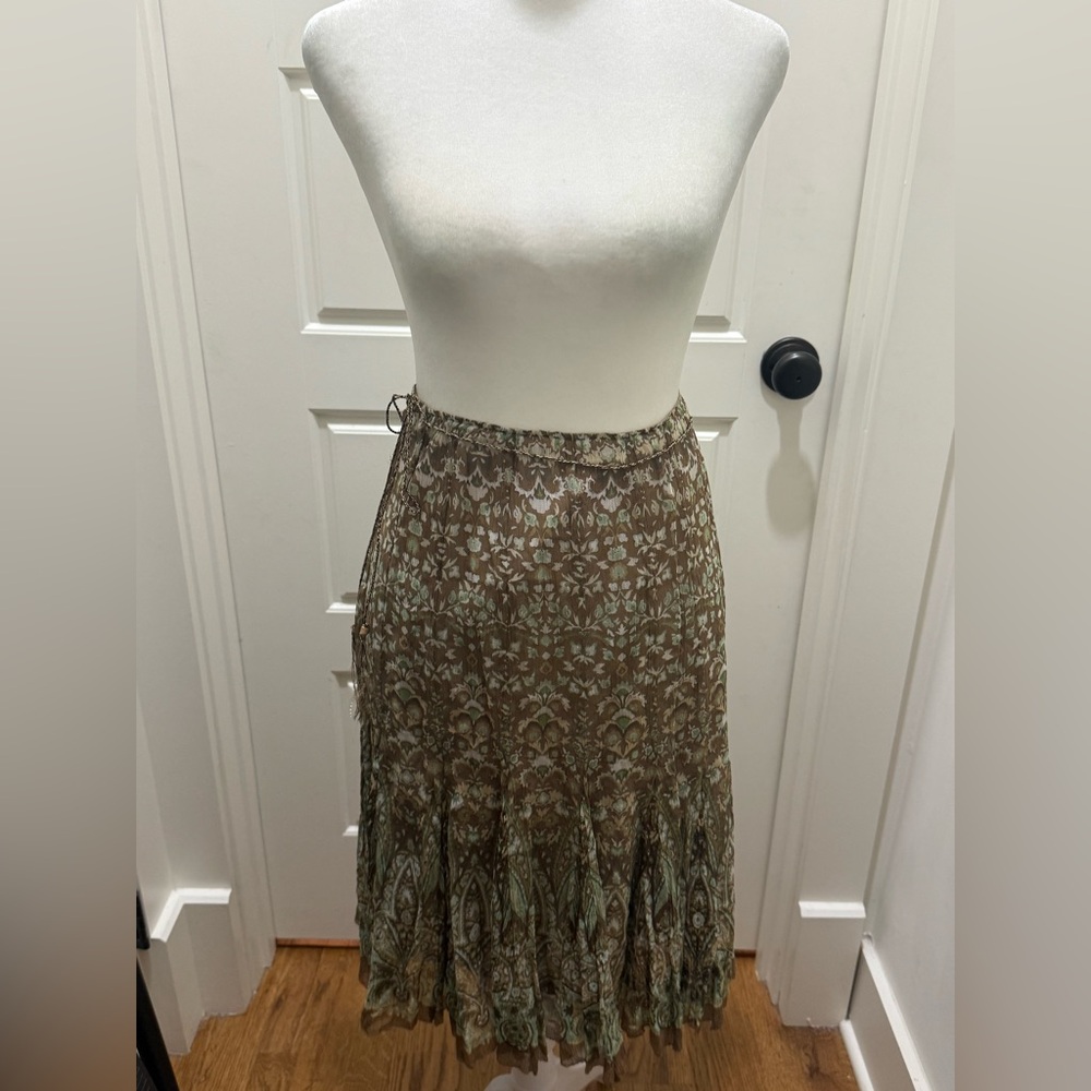 Elie Tahari. Gauze/Silk Lined Skirt. Browns & Greens Boho Print. Size Medium.